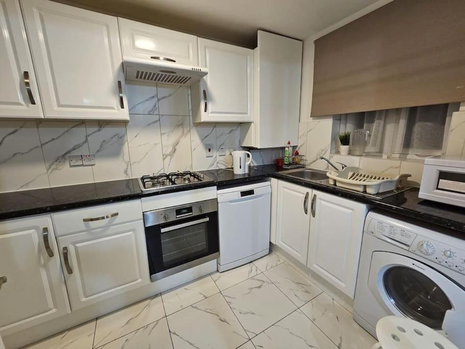 Lovely Flat Close To Shepherd'S Bush Διαμέρισμα Λονδίνο Εξωτερικό φωτογραφία