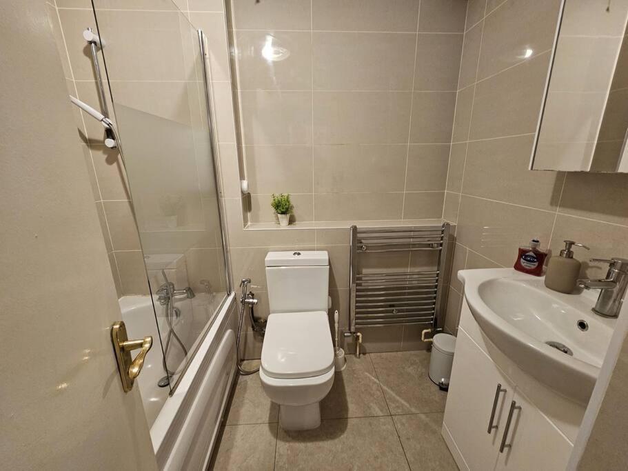 Lovely Flat Close To Shepherd'S Bush Διαμέρισμα Λονδίνο Εξωτερικό φωτογραφία